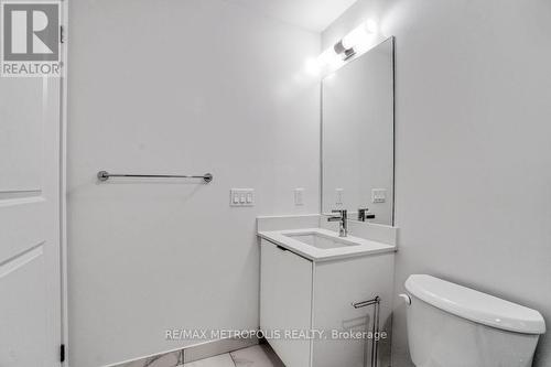 1806W - 202 Burnhamthorpe Road E, Mississauga, ON - Indoor Photo Showing Bathroom