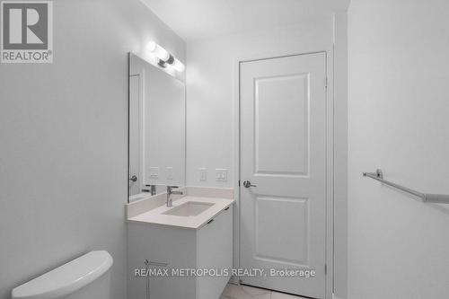 1806W - 202 Burnhamthorpe Road E, Mississauga, ON - Indoor Photo Showing Bathroom