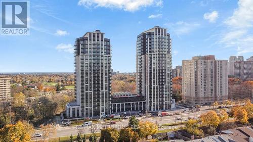 1806W - 202 Burnhamthorpe Road E, Mississauga, ON - Outdoor