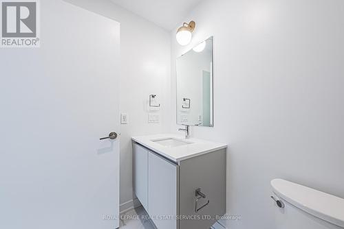 623 - 395 Dundas Street W, Oakville, ON - Indoor