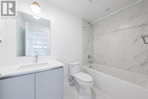 623 - 395 Dundas Street W, Oakville, ON - Indoor Photo Showing Bathroom