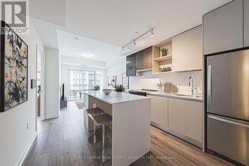 623 - 395 Dundas Street W, Oakville, ON - Indoor Photo Showing Kitchen With Stainless Steel Kitchen With Upgraded Kitchen