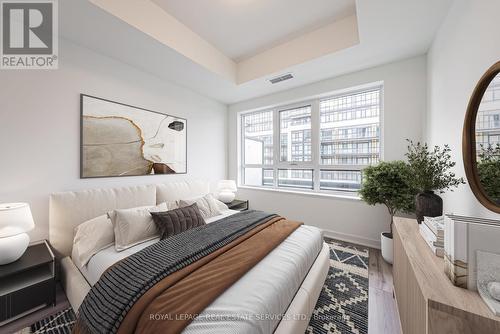 623 - 395 Dundas Street W, Oakville, ON - Indoor Photo Showing Bedroom