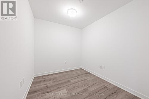 623 - 395 Dundas Street W, Oakville, ON - Indoor Photo Showing Other Room