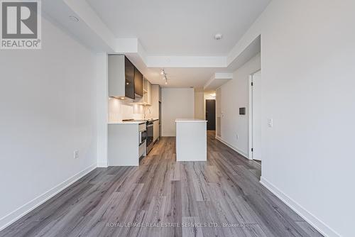 623 - 395 Dundas Street W, Oakville, ON - Indoor Photo Showing Kitchen