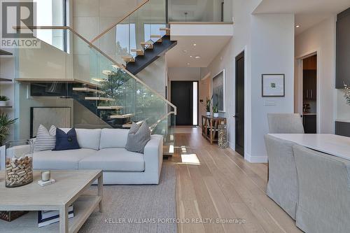 537 Warminster Drive, Oakville, ON - Indoor Photo Showing Living Room