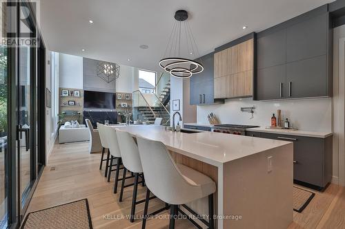 537 Warminster Drive, Oakville, ON - Indoor Photo Showing Kitchen With Upgraded Kitchen