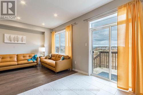 20 - 8273 Tulip Tree Drive, Niagara Falls, ON - Indoor Photo Showing Living Room