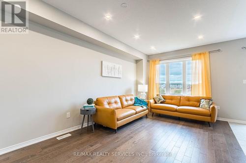 20 - 8273 Tulip Tree Drive, Niagara Falls, ON - Indoor Photo Showing Living Room