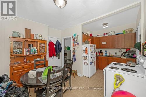 117 Fairleigh Avenue S, Hamilton, ON - Indoor Photo Showing Kitchen