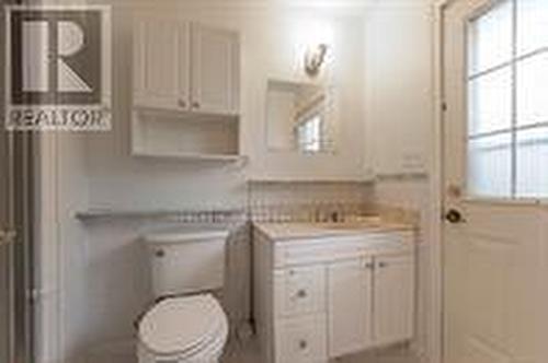 617 Lock Street W, Haldimand, ON - Indoor Photo Showing Bathroom