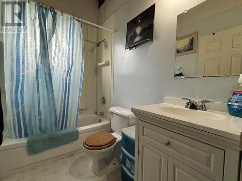 5113 Medeek Avenue, Terrace, BC - Indoor Photo Showing Bathroom