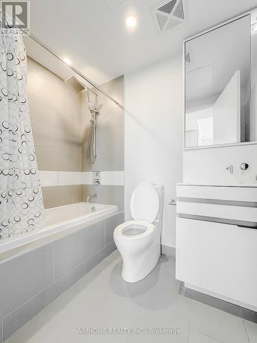 2705 - 197 Yonge Street, Toronto, ON - Indoor Photo Showing Bathroom