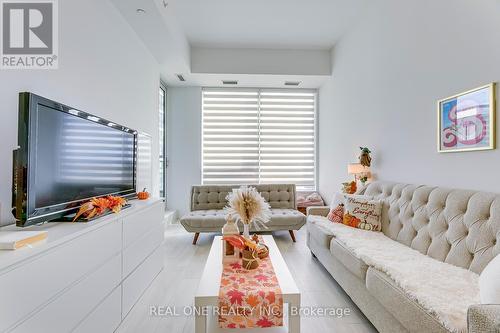 341 - 2485 Taunton Road, Oakville, ON - Indoor Photo Showing Living Room