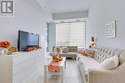 341 - 2485 Taunton Road, Oakville, ON - Indoor Photo Showing Living Room