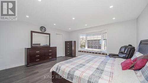 27 Braydon Boulevard, Brampton, ON - Indoor Photo Showing Bedroom