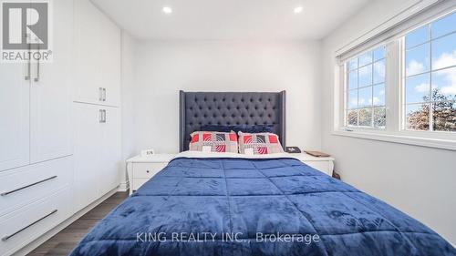 27 Braydon Boulevard, Brampton, ON - Indoor Photo Showing Bedroom