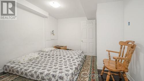 27 Braydon Boulevard, Brampton, ON - Indoor Photo Showing Bedroom