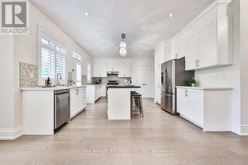 1562 Edencrest Drive, Mississauga, ON - Indoor Photo Showing Kitchen With Upgraded Kitchen