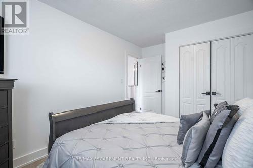 35 Quincy Court, Hamilton, ON - Indoor Photo Showing Bedroom