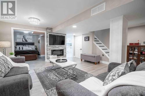 35 Quincy Court, Hamilton, ON - Indoor Photo Showing Living Room With Fireplace