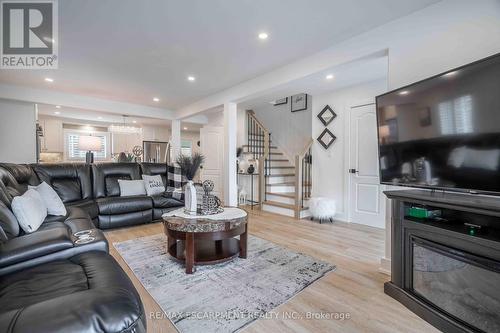 35 Quincy Court, Hamilton, ON - Indoor Photo Showing Living Room With Fireplace