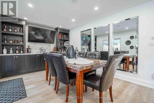 35 Quincy Court, Hamilton, ON - Indoor Photo Showing Dining Room