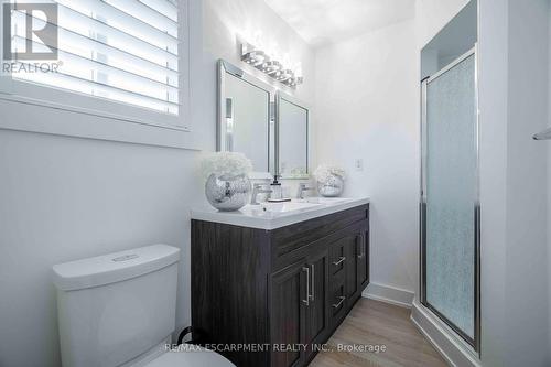 35 Quincy Court, Hamilton, ON - Indoor Photo Showing Bathroom