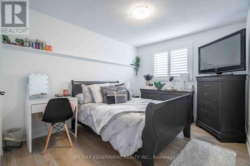 35 Quincy Court, Hamilton, ON - Indoor Photo Showing Bedroom