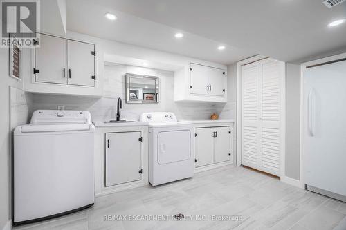 35 Quincy Court, Hamilton, ON - Indoor Photo Showing Laundry Room