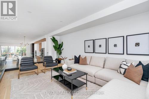 280 Westlake Avenue, Toronto, ON - Indoor Photo Showing Living Room