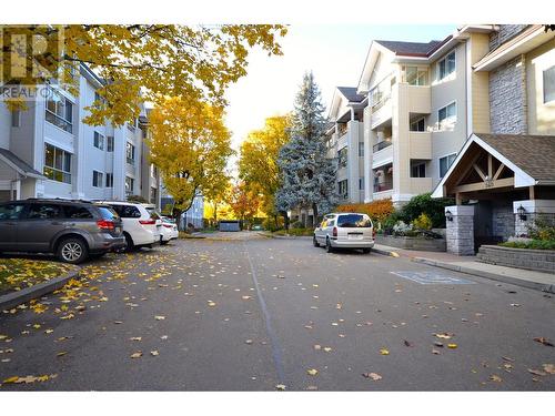 940 Glenwood Avenue Unit# 104, Kelowna, BC - Outdoor With Facade