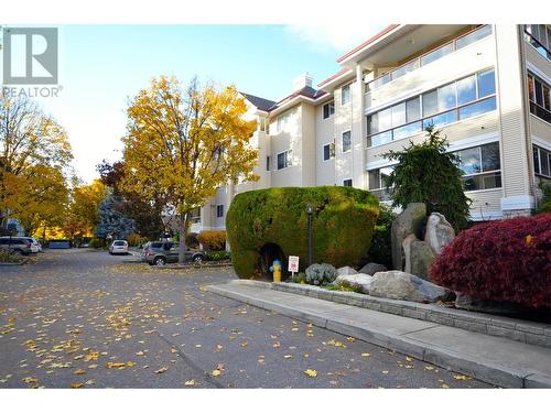 940 Glenwood Avenue Unit# 104, Kelowna, BC - Outdoor