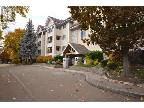 940 Glenwood Avenue Unit# 104, Kelowna, BC - Outdoor With Facade