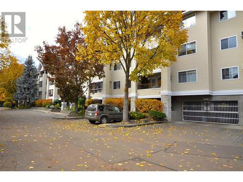 940 Glenwood Avenue Unit# 104, Kelowna, BC - Outdoor With Facade