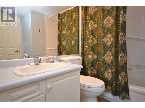 940 Glenwood Avenue Unit# 104, Kelowna, BC - Indoor Photo Showing Bathroom