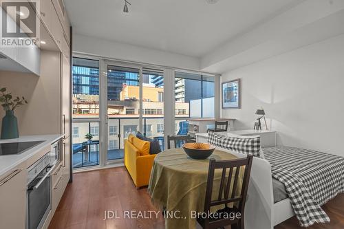 1406 - 15 Grenville Street, Toronto, ON - Indoor Photo Showing Dining Room