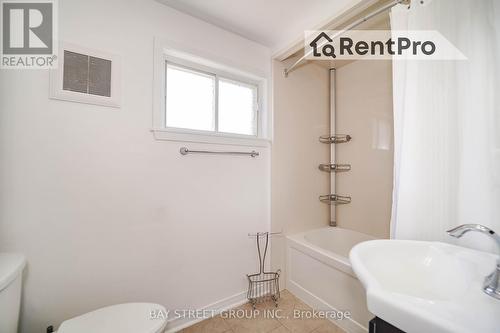 1769 Mt Albert Road, East Gwillimbury, ON - Indoor Photo Showing Bathroom