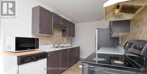 8 Hillbank Trail, Brampton, ON - Indoor Photo Showing Kitchen With Double Sink