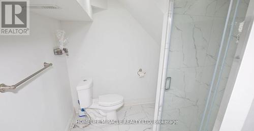 8 Hillbank Trail, Brampton, ON - Indoor Photo Showing Bathroom