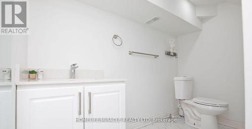 8 Hillbank Trail, Brampton, ON - Indoor Photo Showing Bathroom