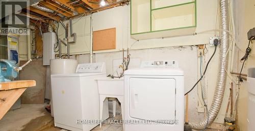 8 Hillbank Trail, Brampton, ON - Indoor Photo Showing Laundry Room