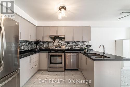 69 Schooner Drive, Brampton, ON - Indoor Photo Showing Kitchen With Double Sink With Upgraded Kitchen