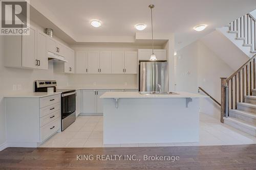 5 - 9 Braida Lane, Halton Hills, ON - Indoor Photo Showing Kitchen With Upgraded Kitchen