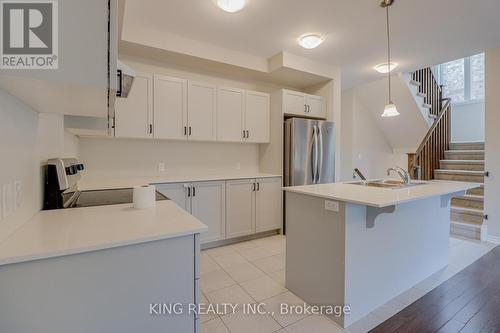 5 - 9 Braida Lane, Halton Hills, ON - Indoor Photo Showing Kitchen With Double Sink