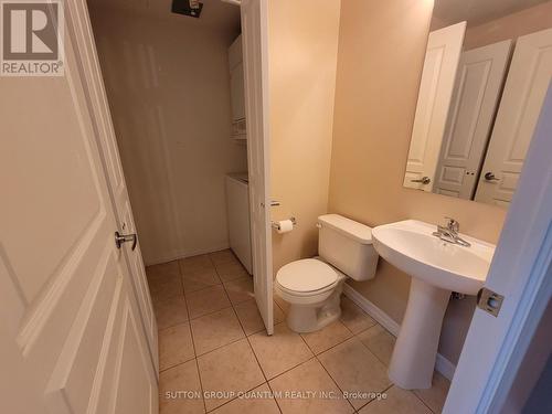 1605 - 3939 Duke Of York Boulevard, Mississauga, ON - Indoor Photo Showing Bathroom