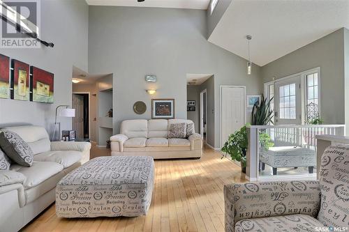 18 Park Bay, Emerald Park, SK - Indoor Photo Showing Living Room