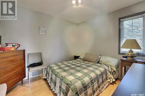 18 Park Bay, Emerald Park, SK - Indoor Photo Showing Bedroom