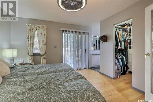 18 Park Bay, Emerald Park, SK - Indoor Photo Showing Bedroom