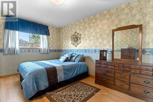 3949 Vineyard Crescent, Lincoln, ON - Indoor Photo Showing Bedroom